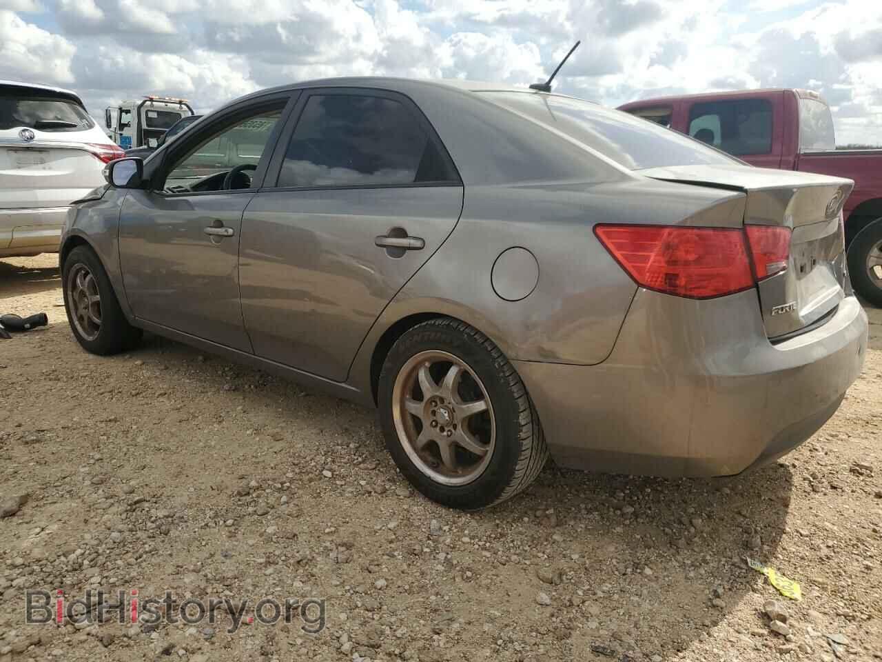 2010 KIA FORTE - VIN: KNAFU4A2XA5067602 - Фото 2