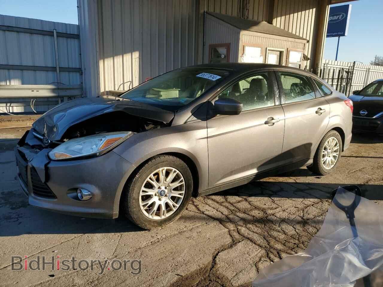 Photo 1FAHP3F24CL379358 - FORD FOCUS 2012