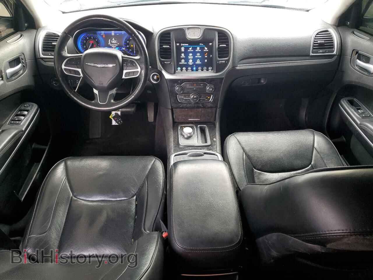 2019 CHRYSLER 300 - VIN: 2C3CCAEG8KH536262 - Фото 8