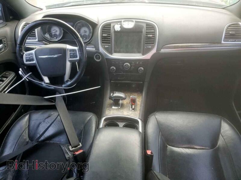 2012 Chrysler 300 (VIN 2C3CCACG8CH225659) — photo 8 of 12