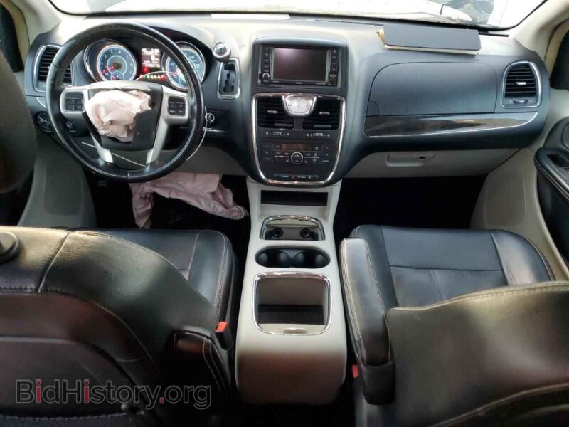 2016 Chrysler MINIVAN (VIN 2C4RC1CG6GR118888) — photo 8 of 13