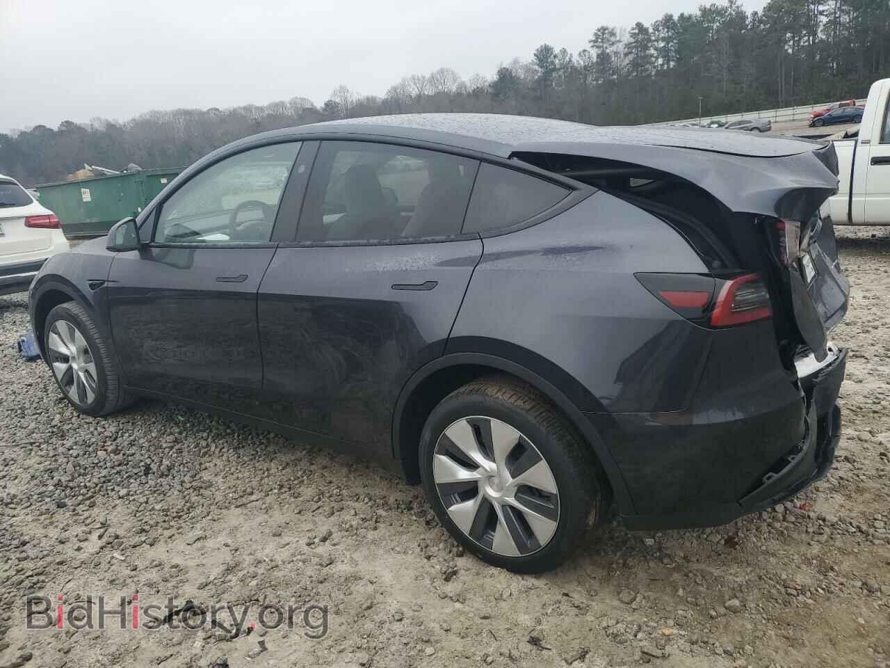 2024 TESLA MODEL Y - VIN: 7SAYGDEEXRA235563 - Фото 2