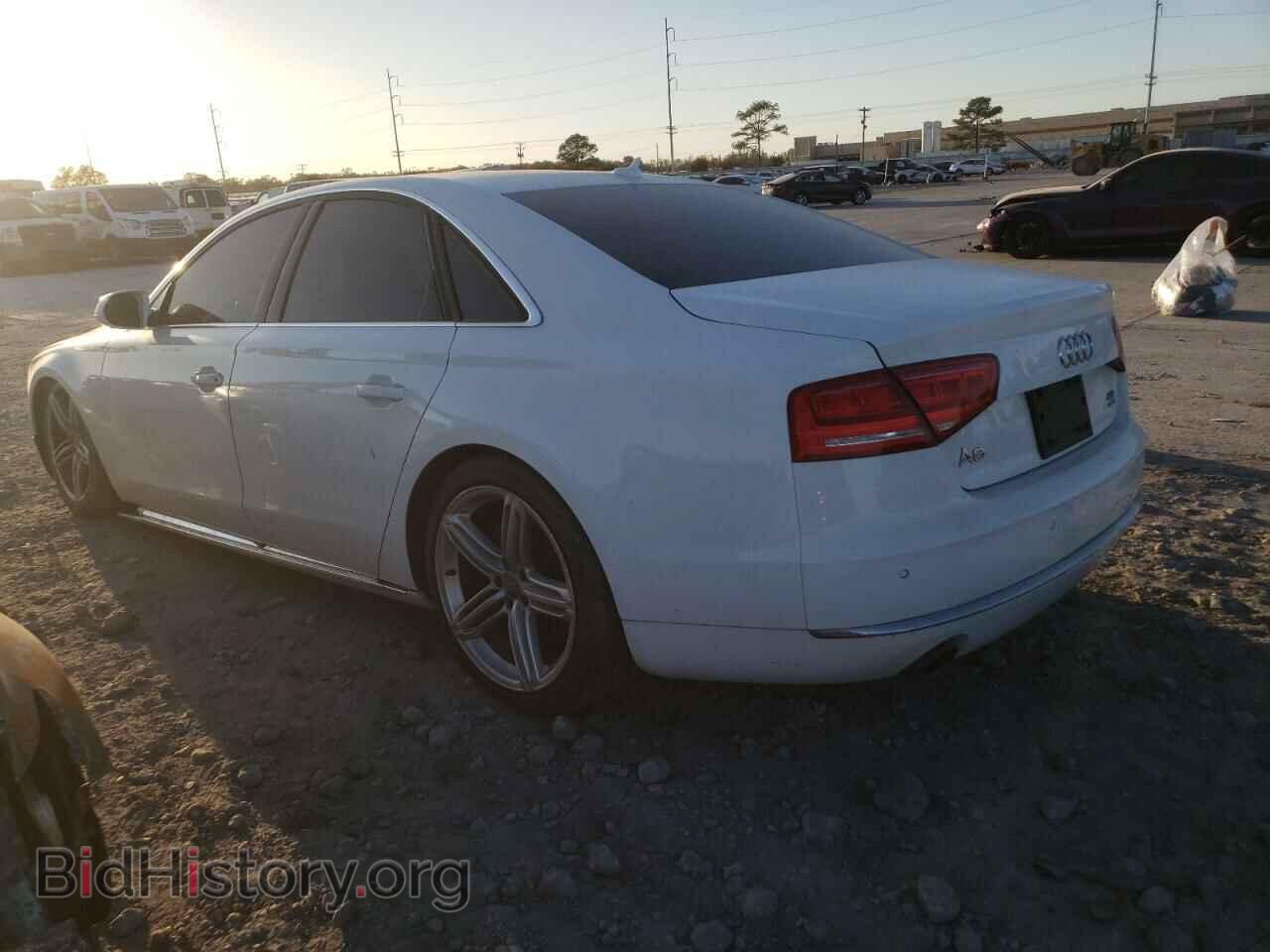 2011 AUDI A8 - VIN: WAUAVAFD5BN018390 - Фото 2
