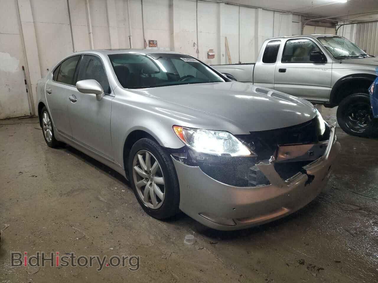 2008 LEXUS LS460 - VIN: JTHBL46F985084402 - Photo 4