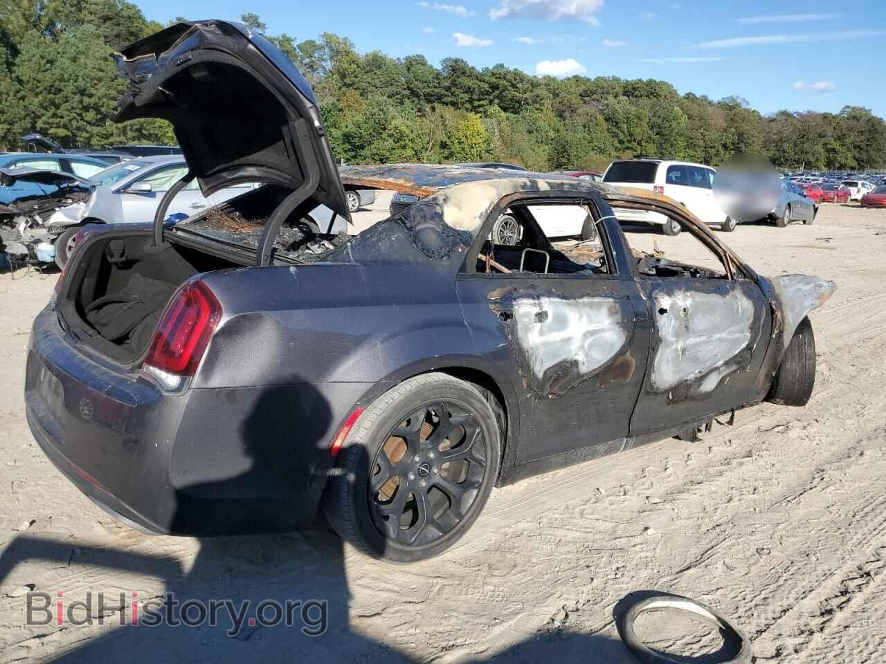 2019 CHRYSLER 300 - VIN: 2C3CCAAG3KH556022 - Фото 3