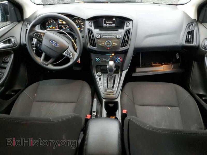 2016 Ford FOCUS (VIN 1FADP3F23GL283953) — photo 8 of 13