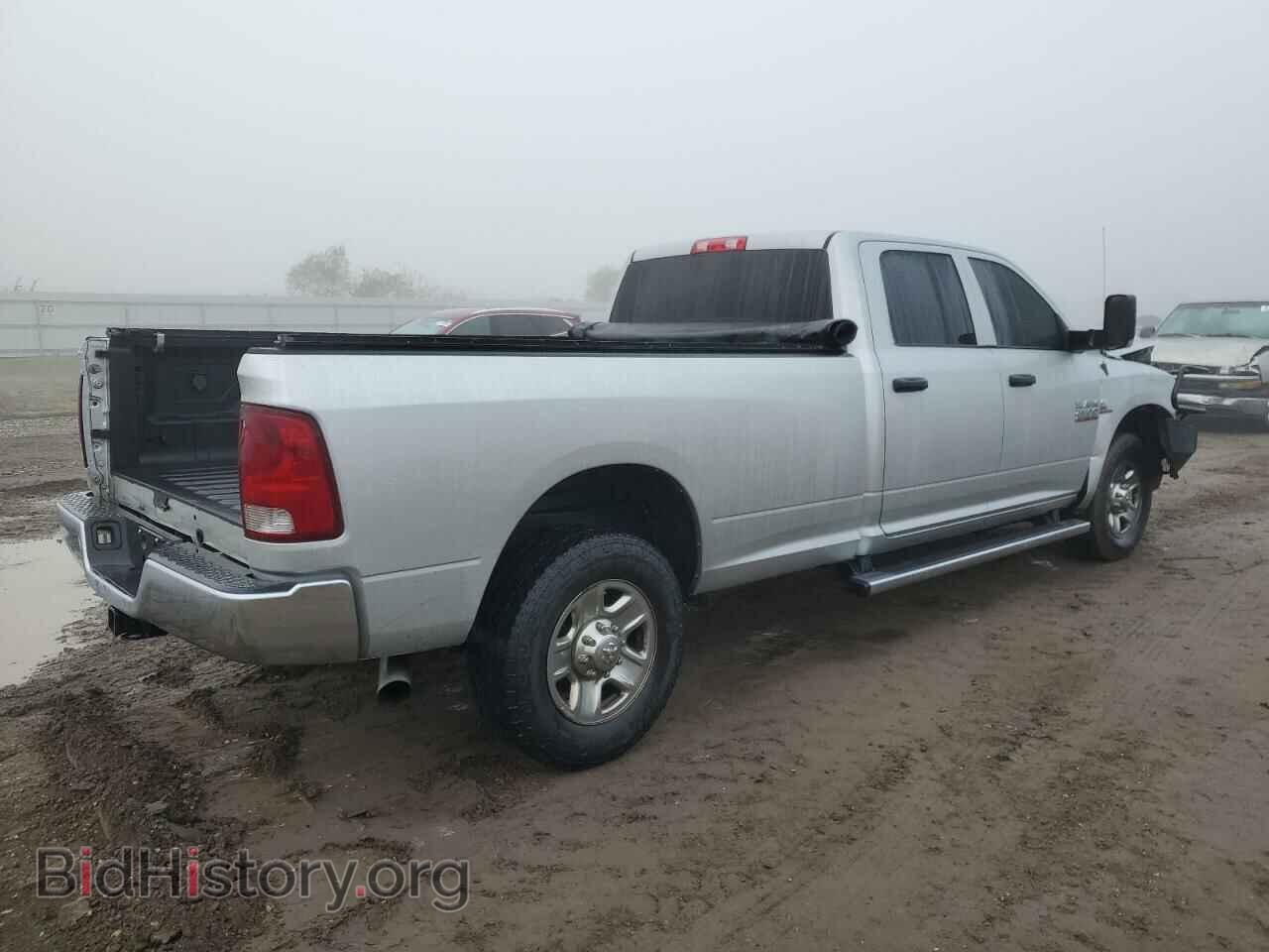 2018 RAM All Models - VIN: 3C6UR4HL4JG215351 - Photo 3