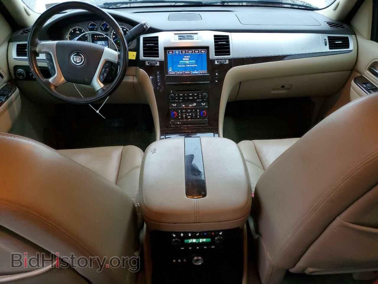2011 CADILLAC ESCALADE - VIN: 1GYS4BEF7BR399844 - Фото 8