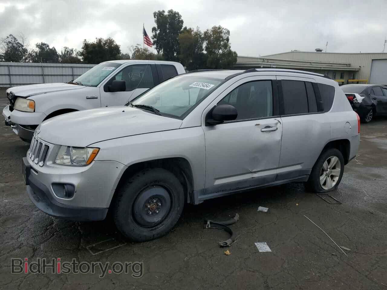 Photo 1J4NT1FA3BD176632 - JEEP COMPASS 2011