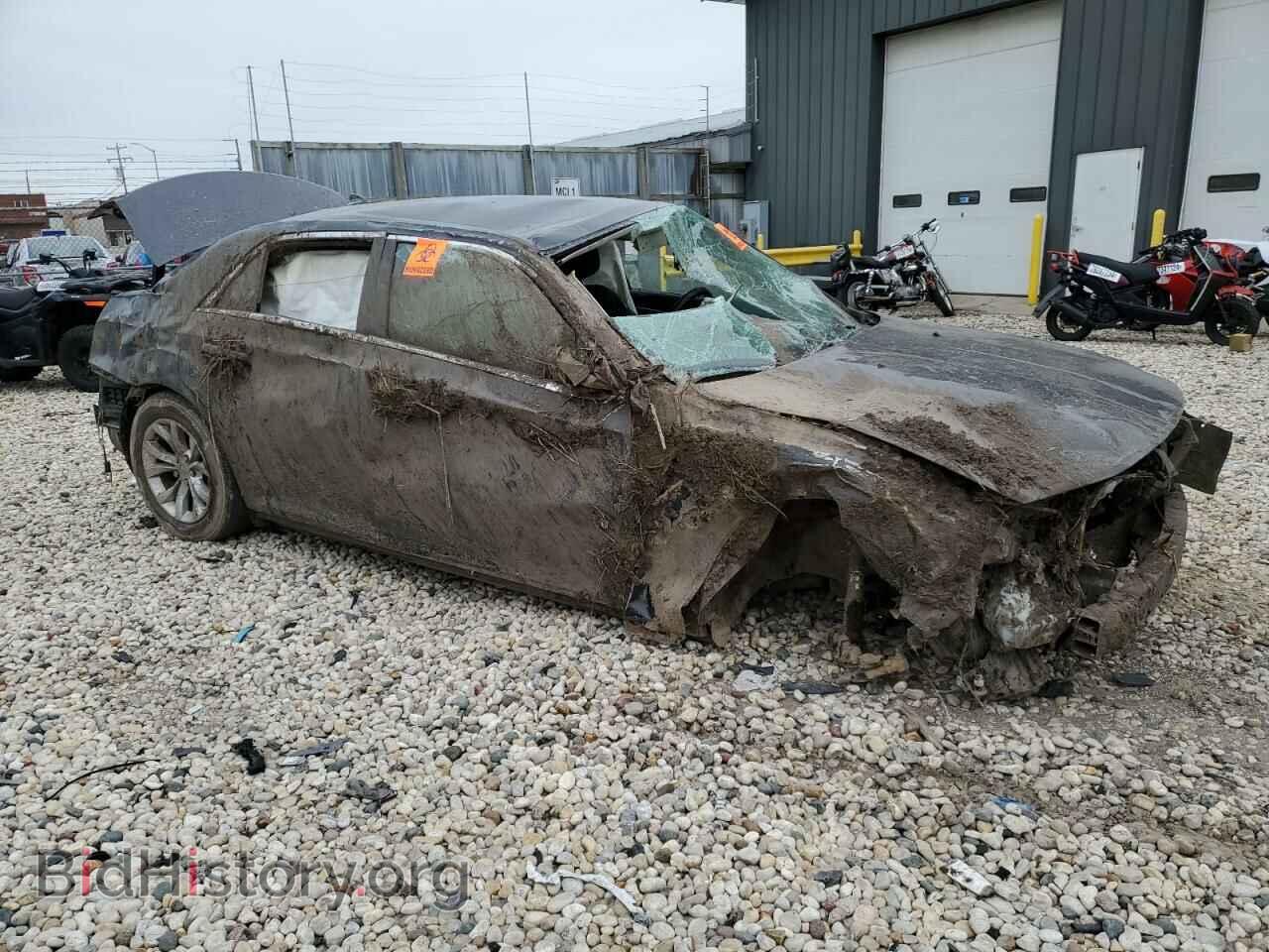 2019 CHRYSLER 300 - VIN: 2C3CCAAG1KH610322 - Фото 4