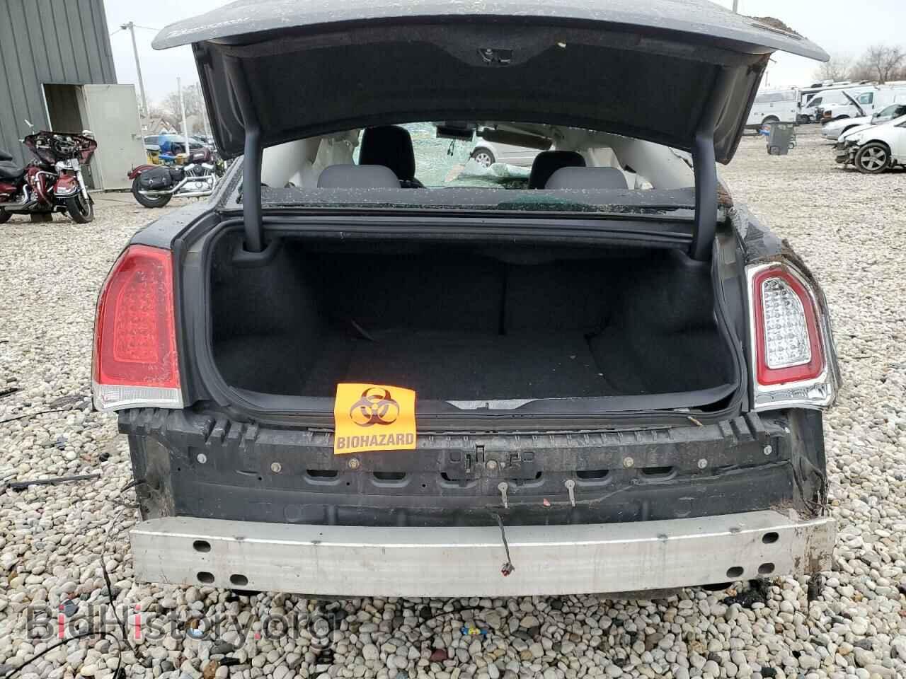 2019 CHRYSLER 300 - VIN: 2C3CCAAG1KH610322 - Фото 6