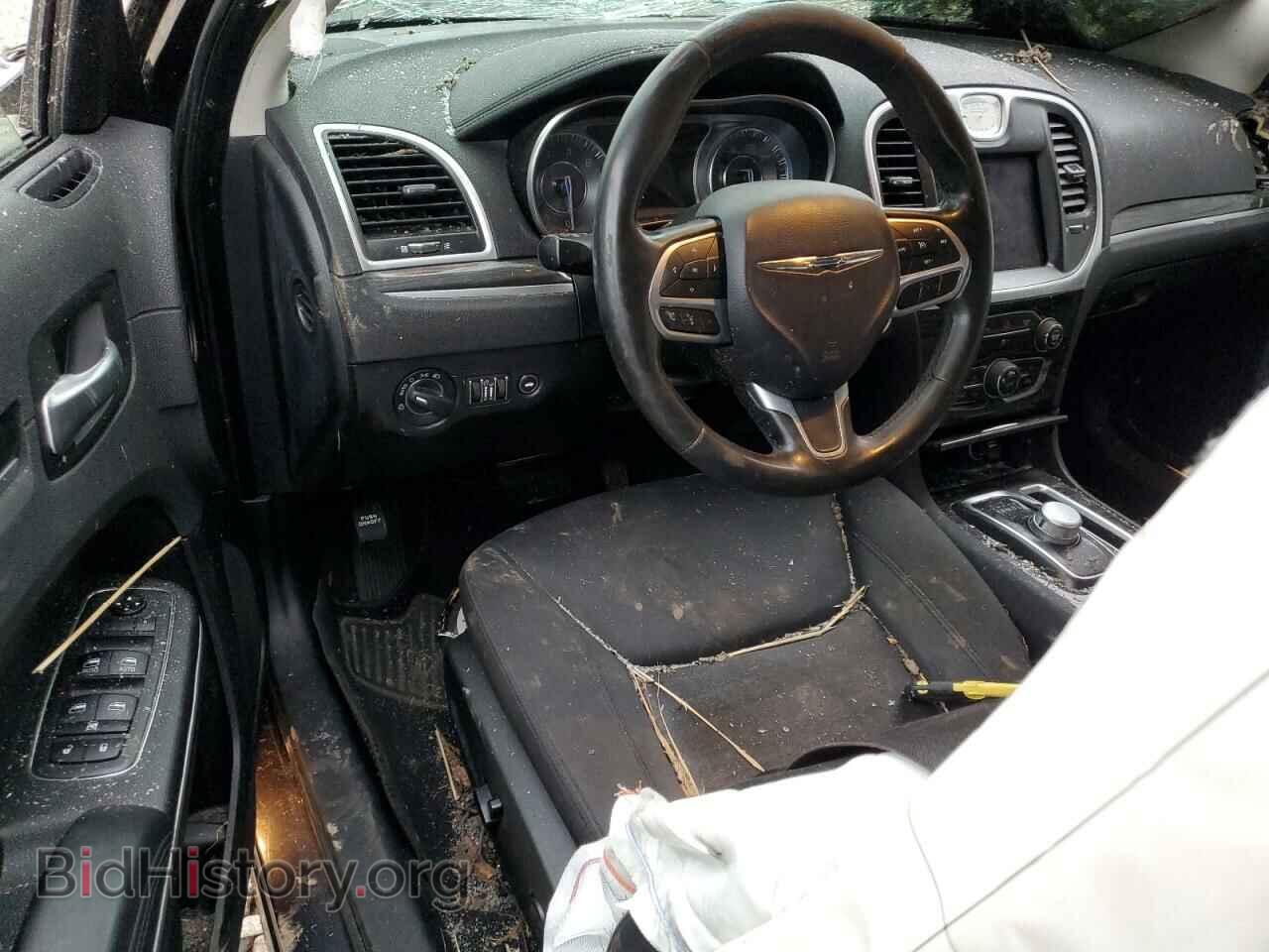 2019 CHRYSLER 300 - VIN: 2C3CCAAG1KH610322 - Фото 8