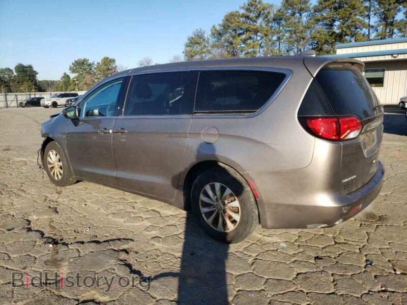2017 Chrysler PACIFICA (VIN 2C4RC1DG8HR610595) — photo 2 of 14