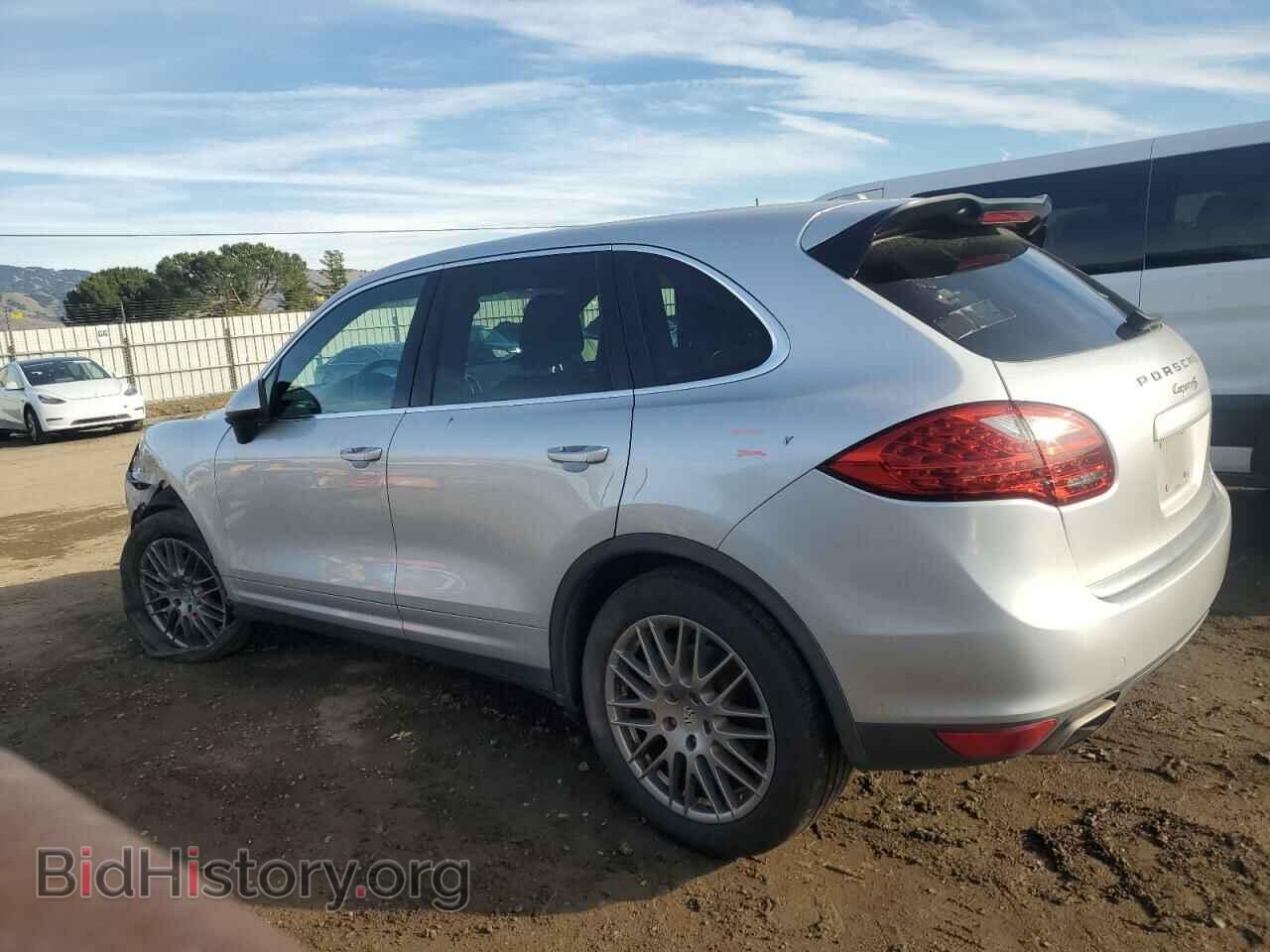 2012 PORSCHE CAYENNE - VIN: WP1AB2A22CLA43573 - Photo 2