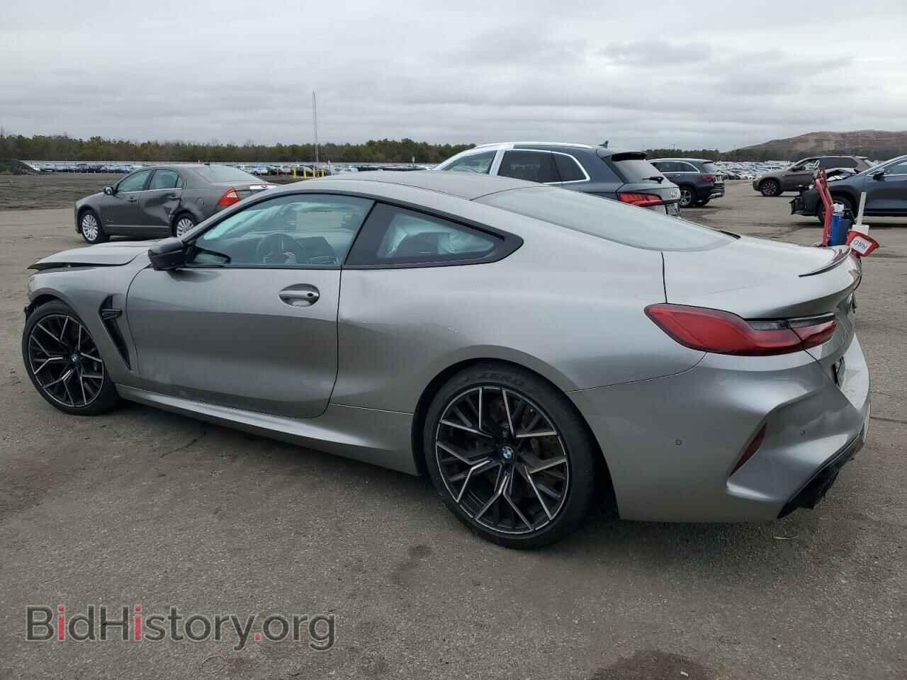 2022 BMW M8 - VIN: WBSAE0C03NCJ12338 - Фото 2