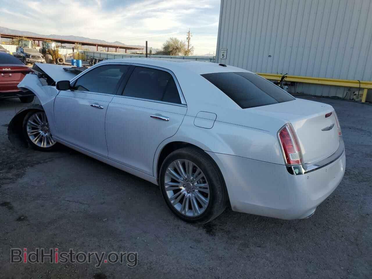 2011 CHRYSLER 300 - VIN: 2C3CA6CT2BH529861 - Фото 2