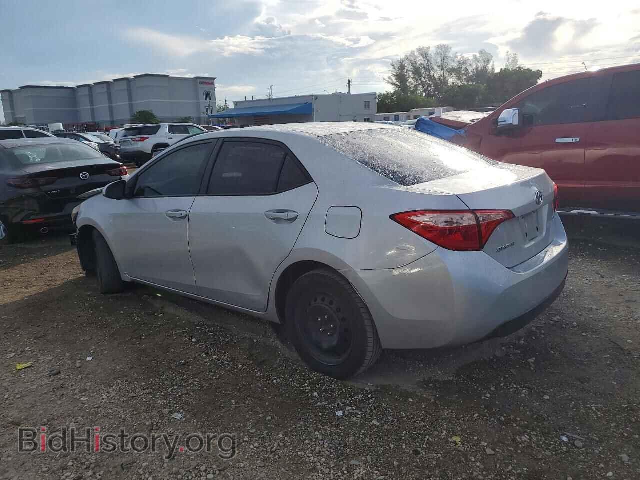 2018 TOYOTA COROLLA - VIN: 5YFBURHEXJP834303 - Фото 2