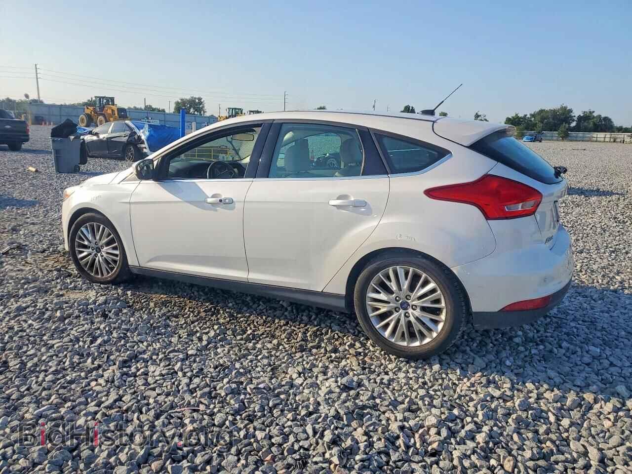 2016 FORD FOCUS - VIN: 1FADP3N23GL299393 - Photo 2