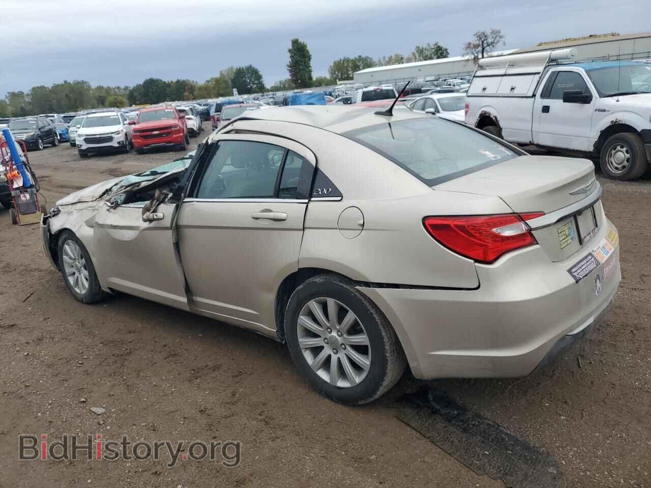 2013 CHRYSLER 200 - VIN: 1C3CCBBB3DN571560 - Фото 2