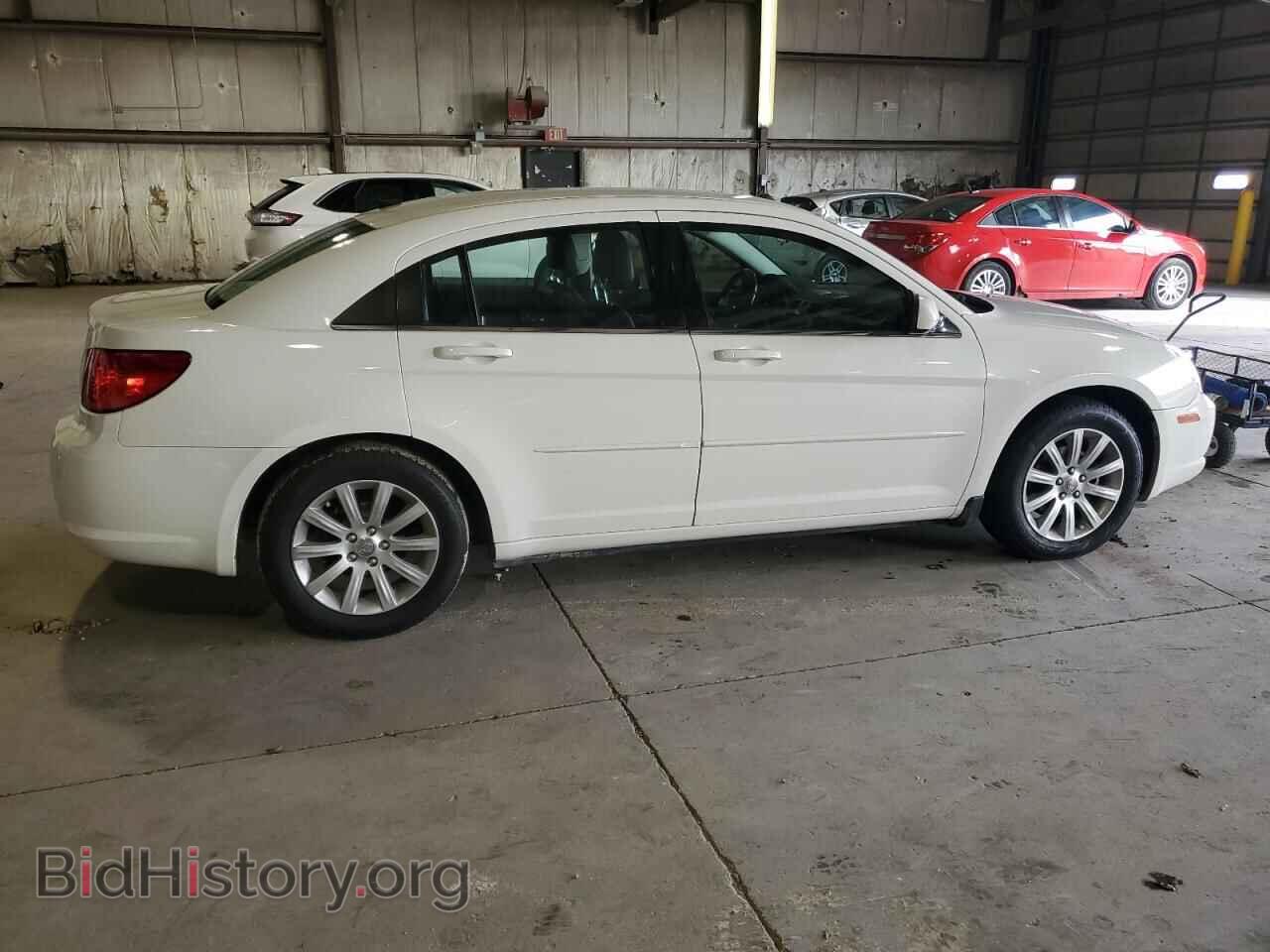 2010 CHRYSLER SEBRING - VIN: 1C3CC5FD9AN194550 - Фото 3