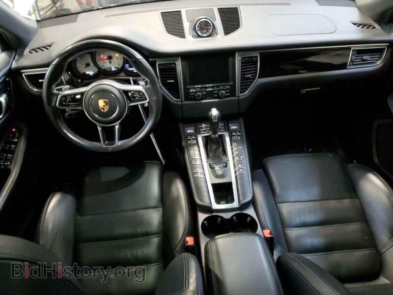 2016 Porsche MACAN (VIN WP1AB2A54GLB59115) — photo 8 of 13