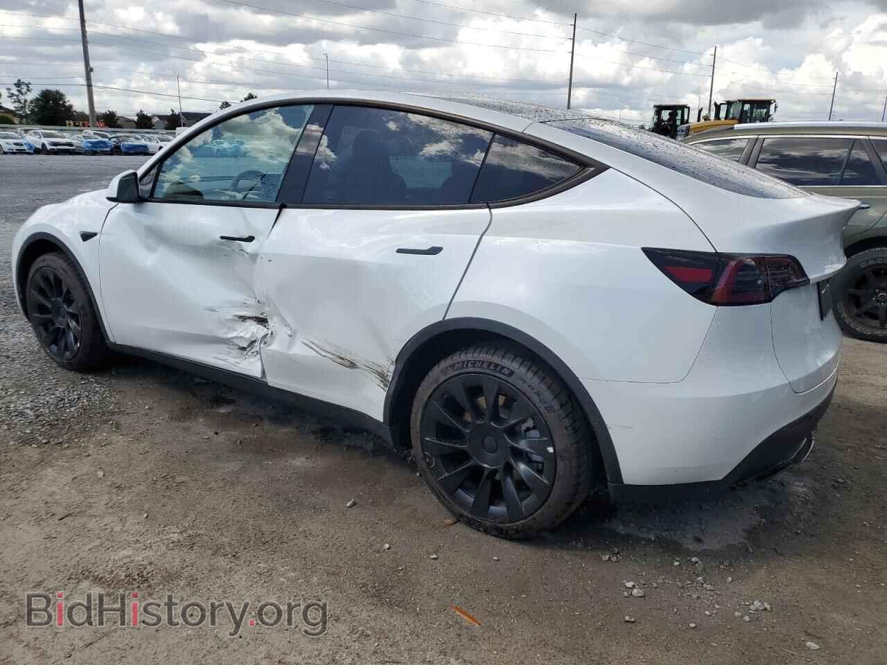 2023 TESLA MODEL Y - VIN: 7SAYGDEE2PA051893 - Фото 2