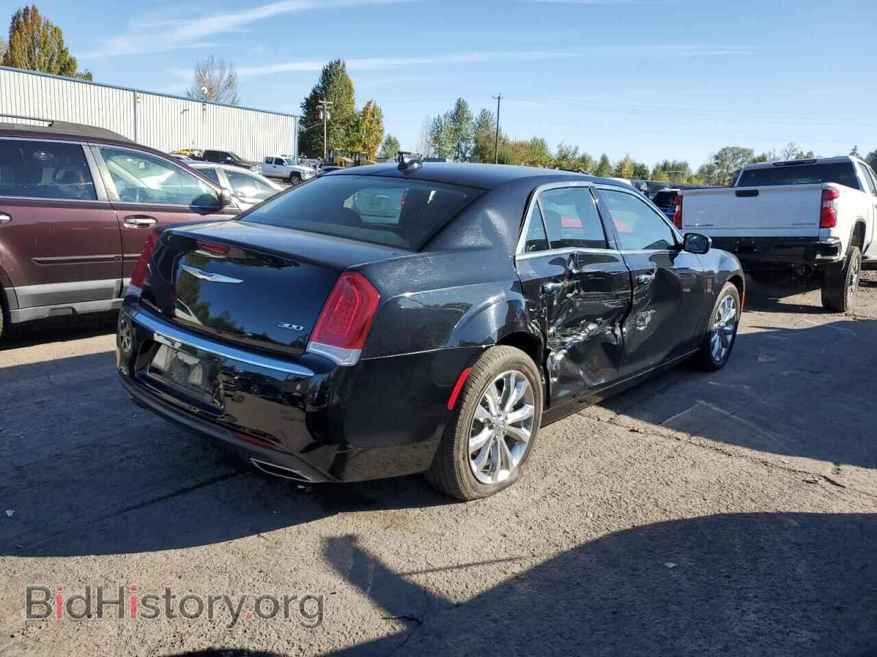 2019 CHRYSLER 300 - VIN: 2C3CCAKGXKH528765 - Фото 3
