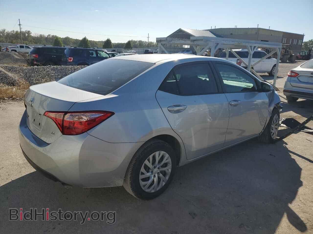 2018 TOYOTA COROLLA - VIN: 5YFBURHE5JP833060 - Фото 3