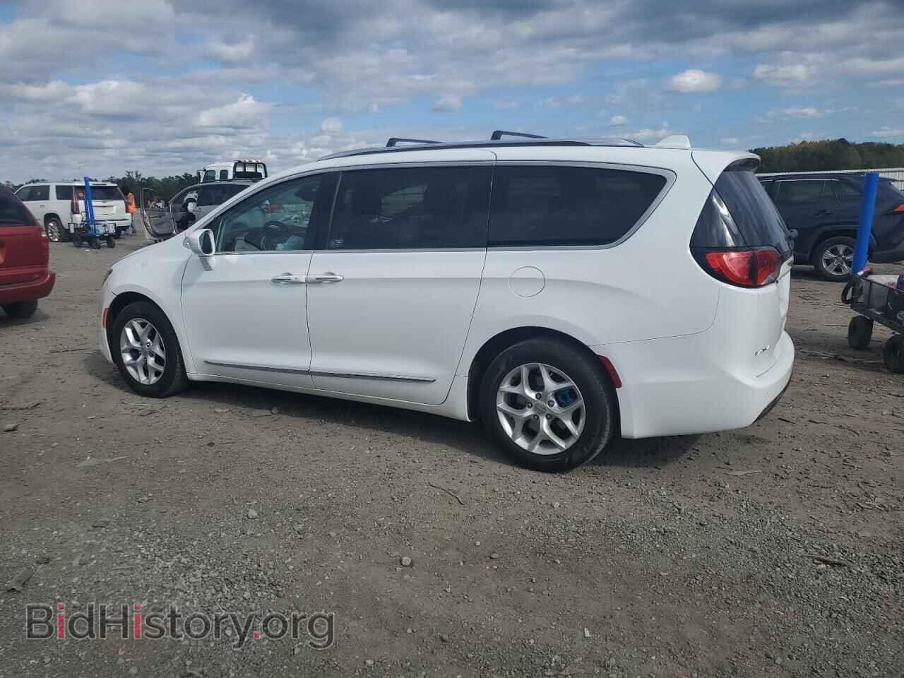2017 CHRYSLER PACIFICA - VIN: 2C4RC1EG0HR832627 - Фото 2