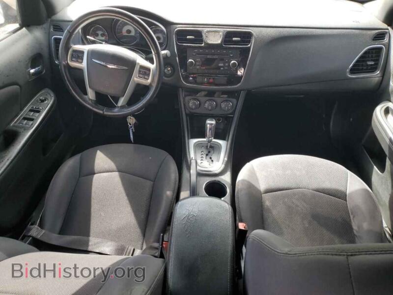 2013 Chrysler 200 (VIN 1C3CCBBB9DN656449) — фото 8 из 14