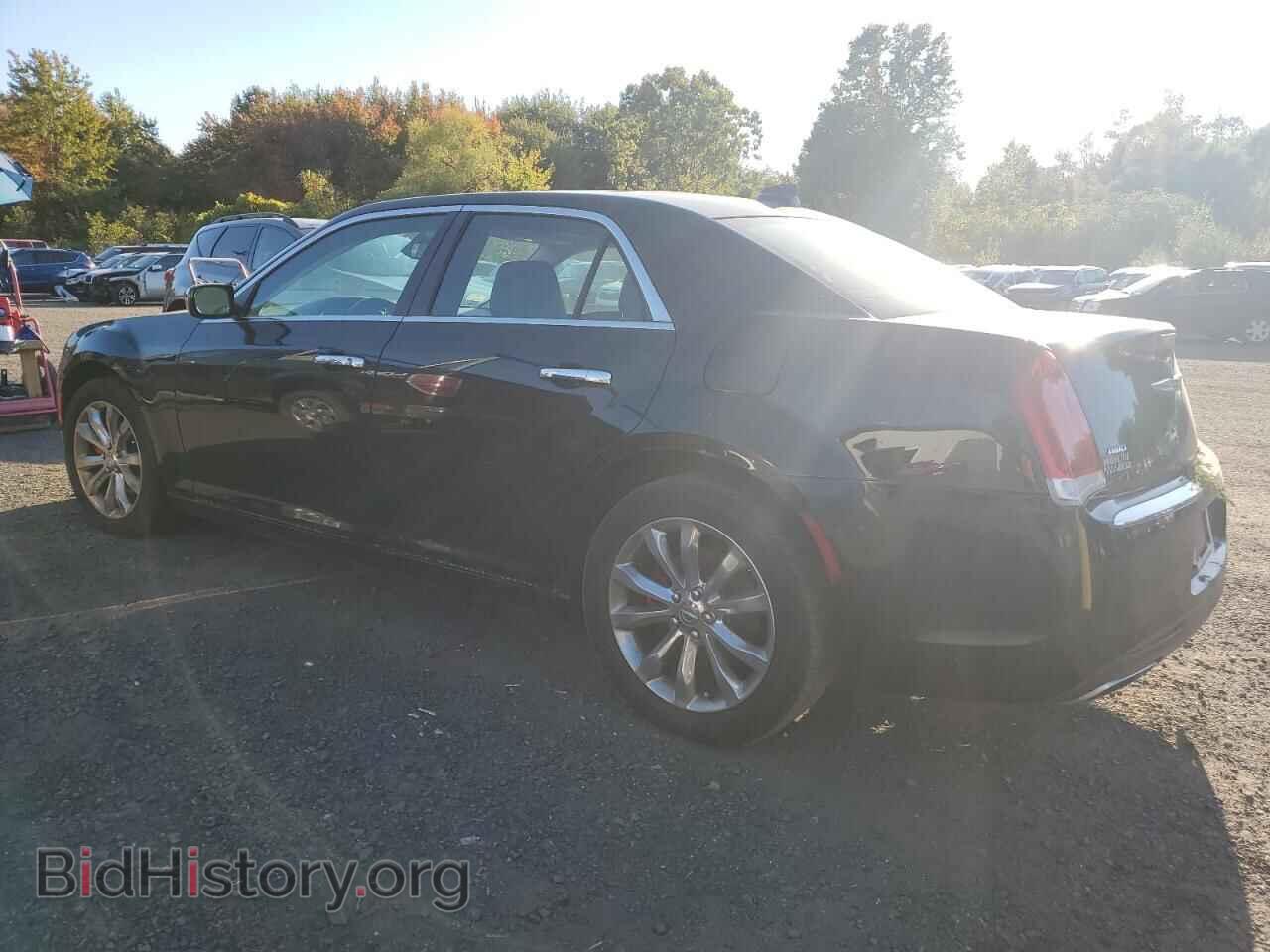 2017 CHRYSLER 300 - VIN: 2C3CCAKG6HH616477 - Фото 2