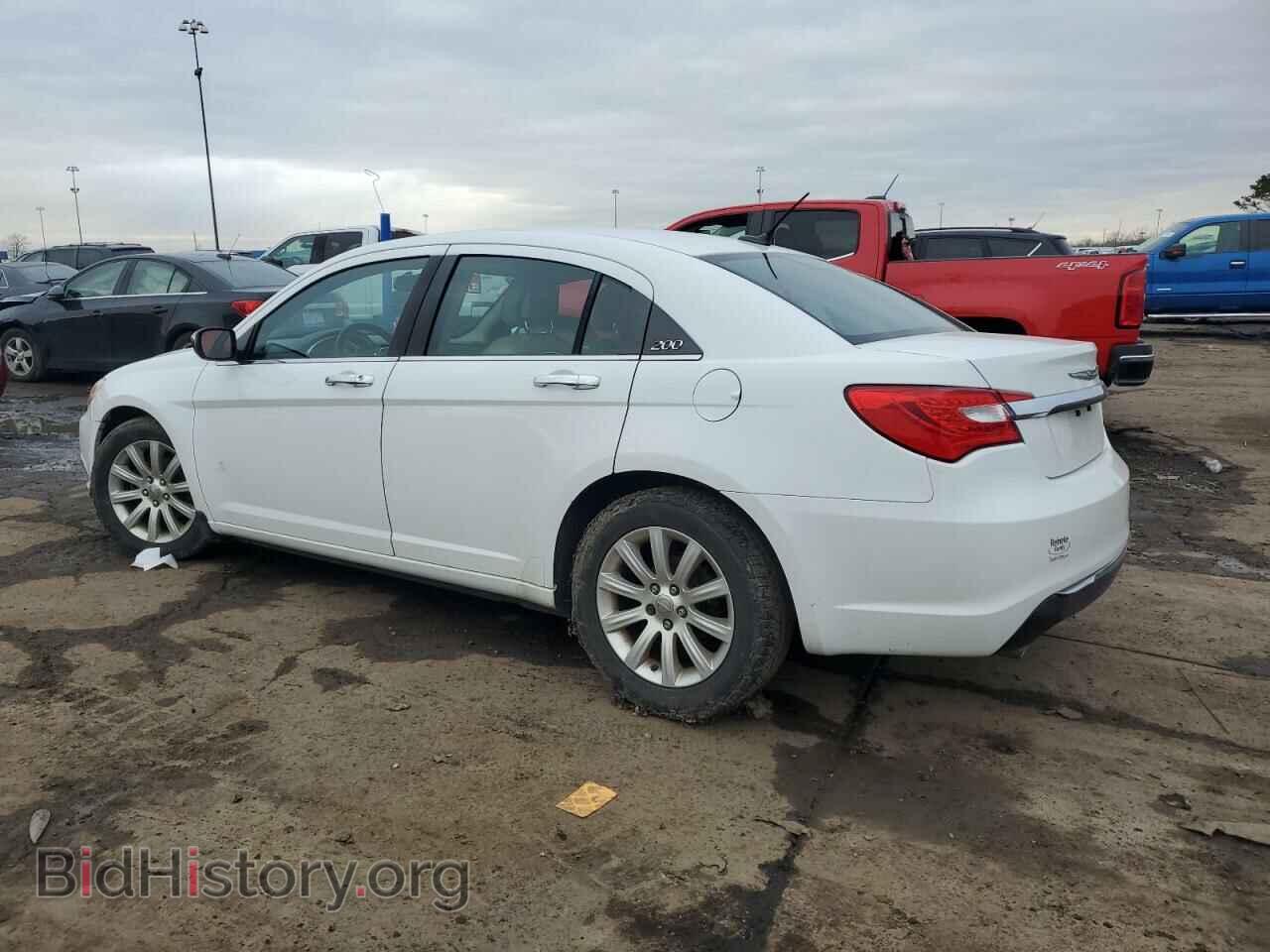 2013 CHRYSLER 200 - VIN: 1C3CCBCG5DN715863 - Фото 2