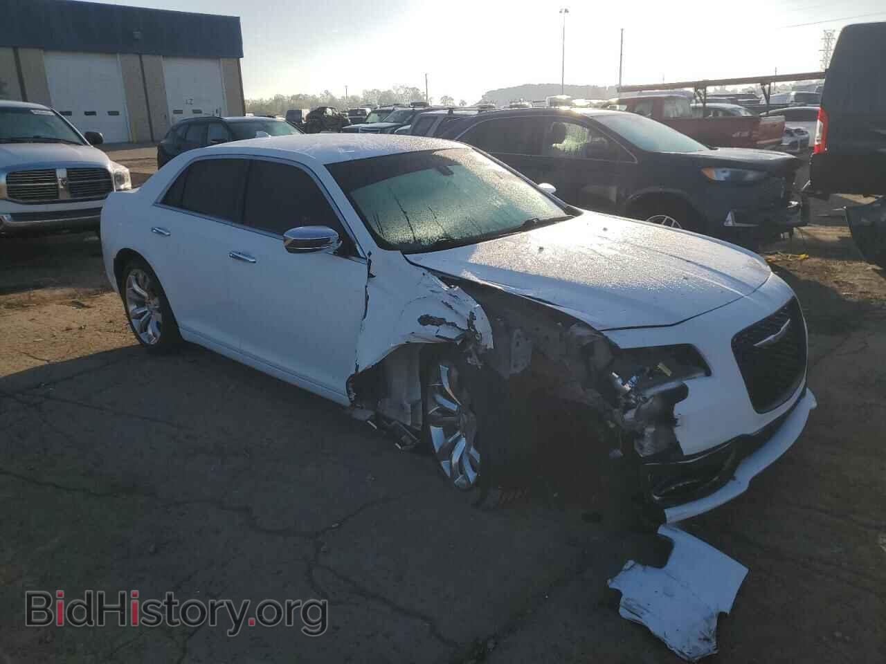 2019 CHRYSLER 300 - VIN: 2C3CCAEG8KH686551 - Фото 4