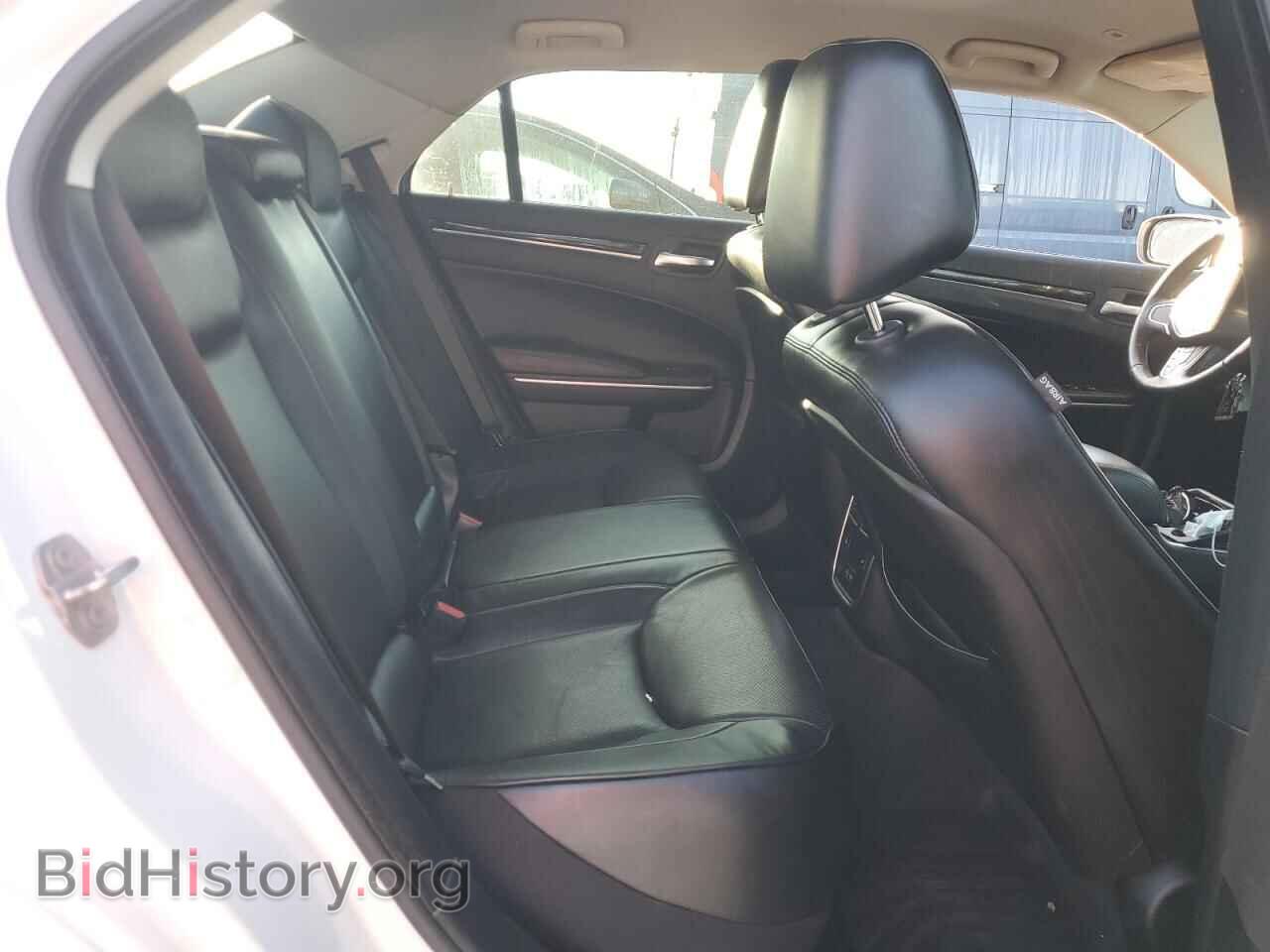 2019 CHRYSLER 300 - VIN: 2C3CCAEG8KH686551 - Фото 10