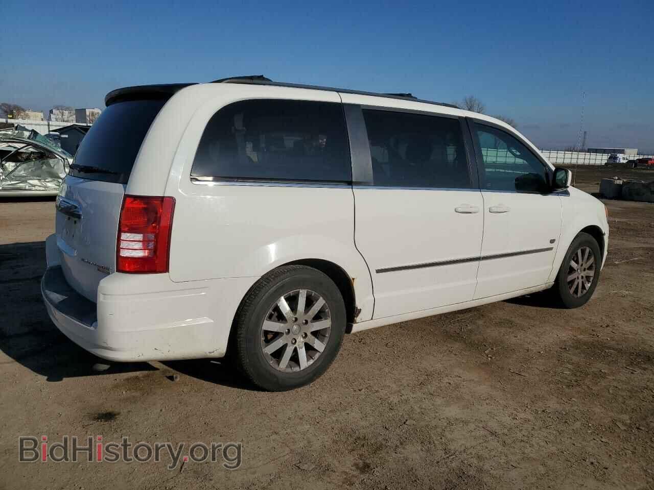 2009 CHRYSLER MINIVAN - VIN: 2A8HR54119R676123 - Фото 3