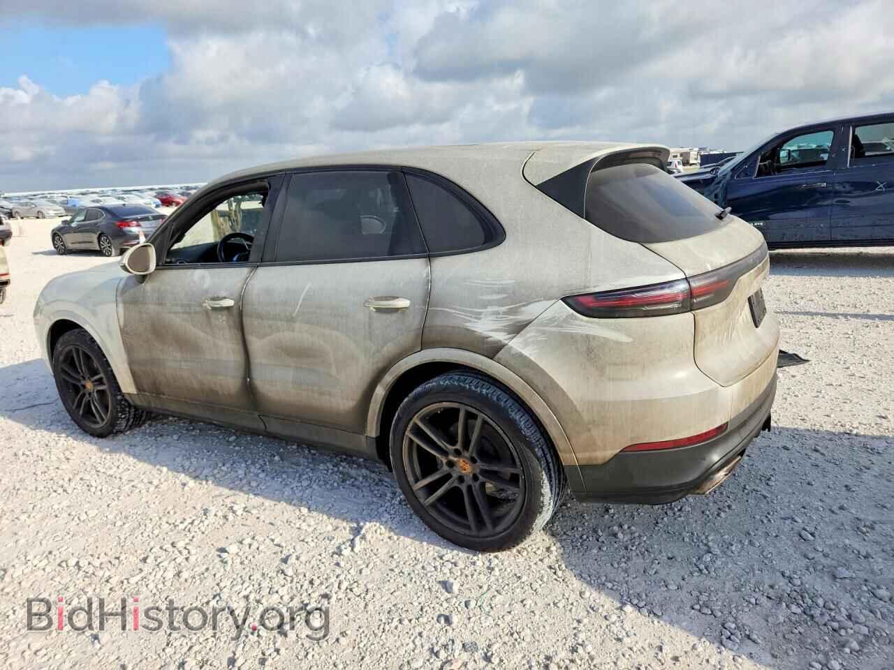 2019 PORSCHE CAYENNE - VIN: WP1AA2AY2KDA05230 - Photo 2