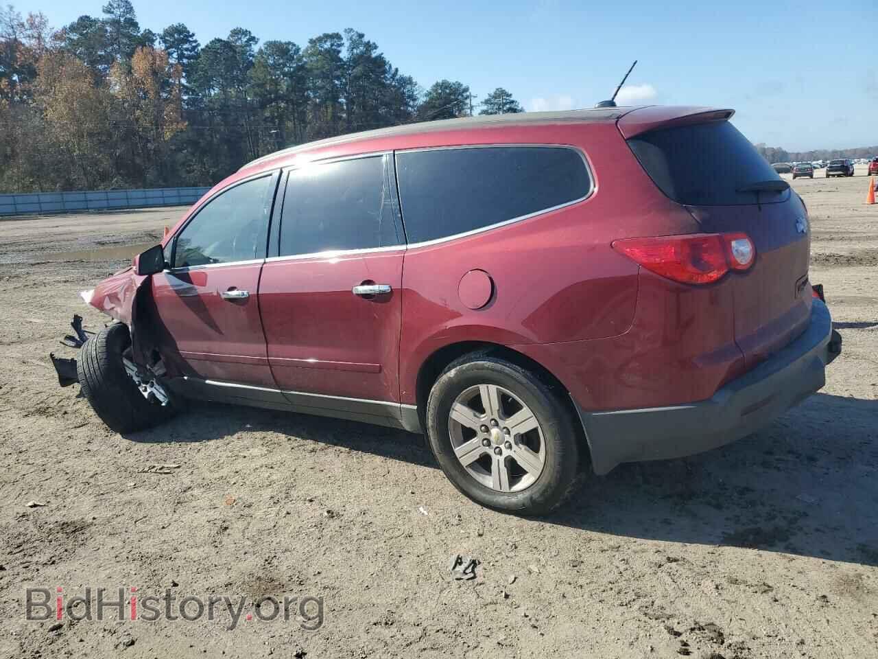 2011 CHEVROLET TRAVERSE - VIN: 1GNKRJED5BJ220559 - Фото 2
