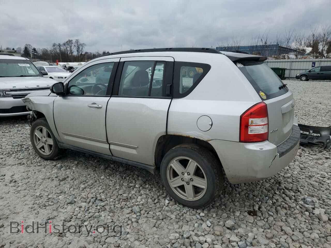 2010 JEEP COMPASS - VIN: 1J4NF4FB8AD611743 - Фото 2