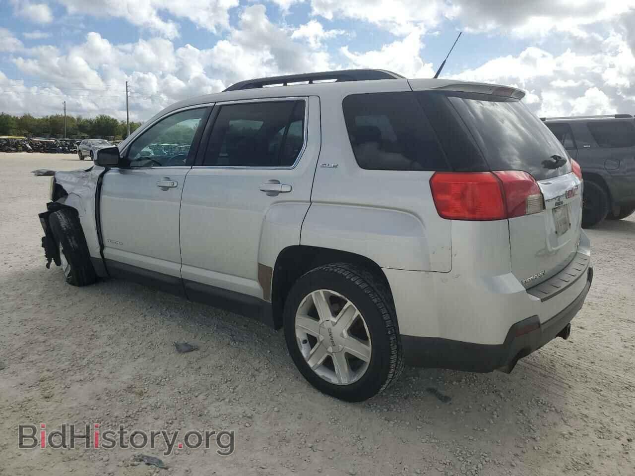 2011 GMC TERRAIN - VIN: 2CTFLTE50B6381208 - Photo 2