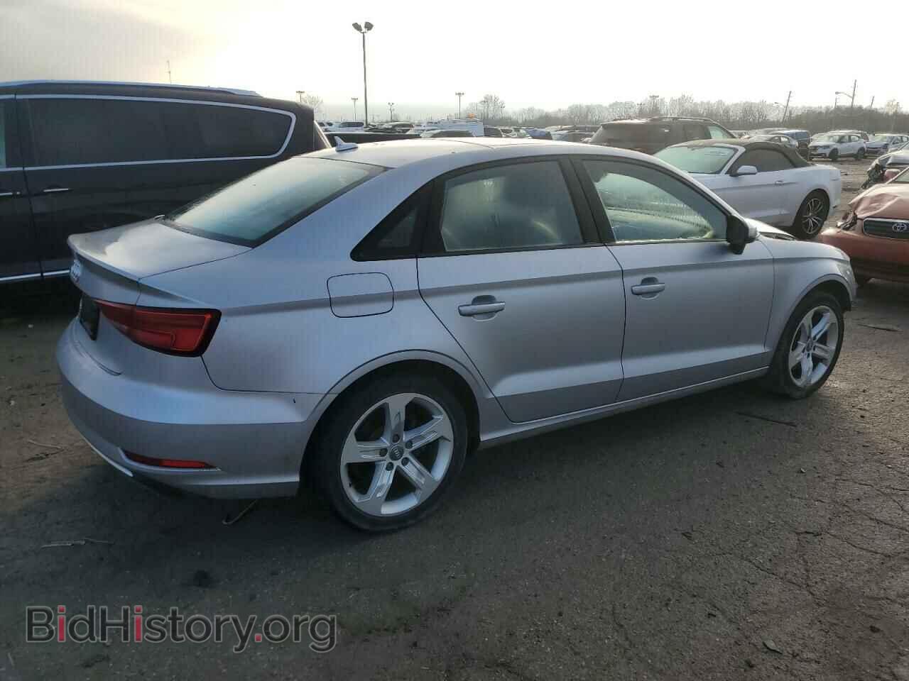 2017 AUDI A3 - VIN: WAUAUGFF8H1043467 - Фото 3