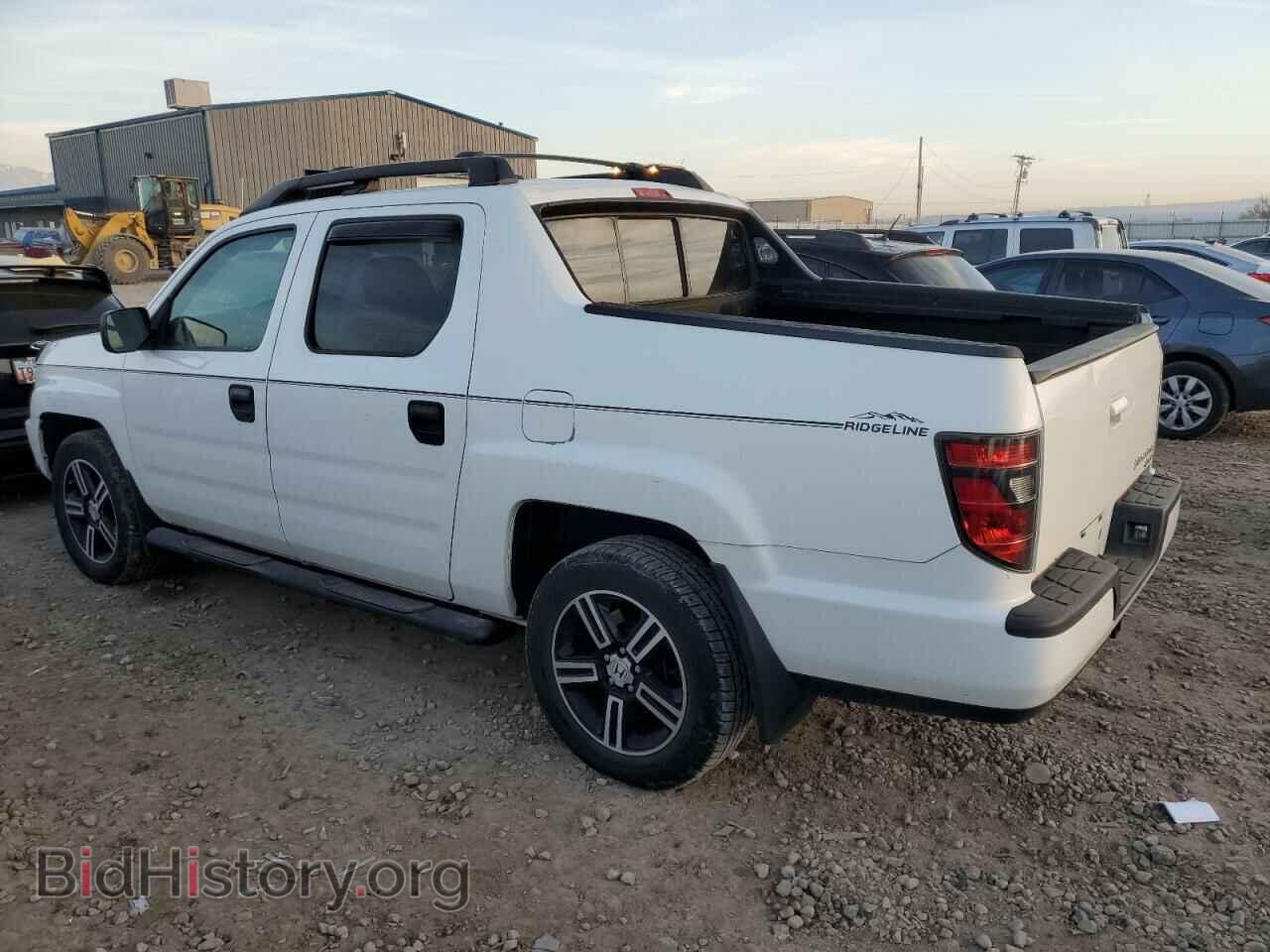 2013 HONDA RIDGELINE - VIN: 5FPYK1F76DB011977 - Фото 2