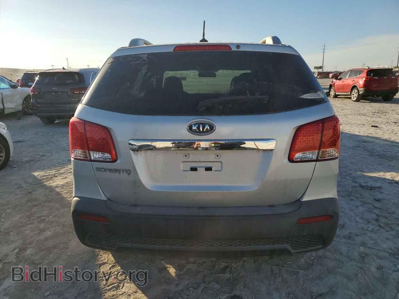 2011 KIA SORENTO - VIN: 5XYKTDA24BG167921 - Фото 6