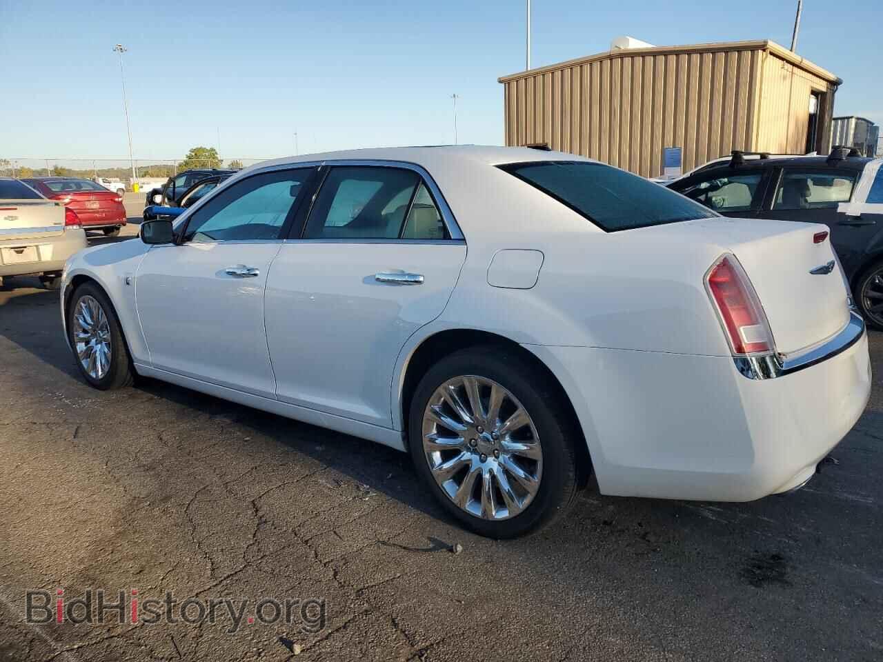 2013 CHRYSLER 300 - VIN: 2C3CCAAG2DH697523 - Фото 2
