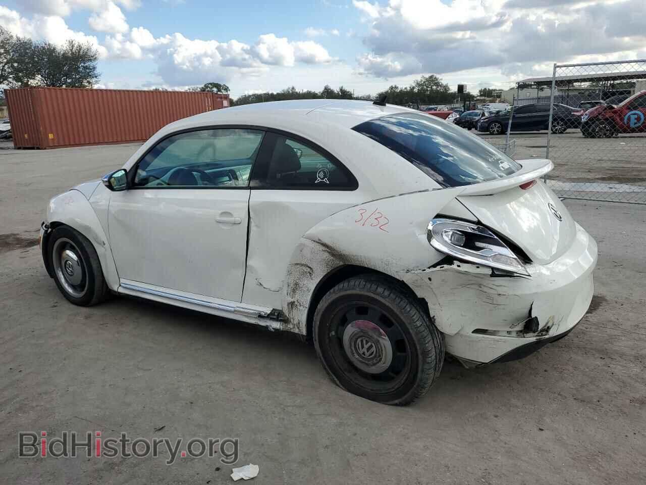 2012 VOLKSWAGEN BEETLE - VIN: 3VWJP7ATXCM606633 - Фото 2