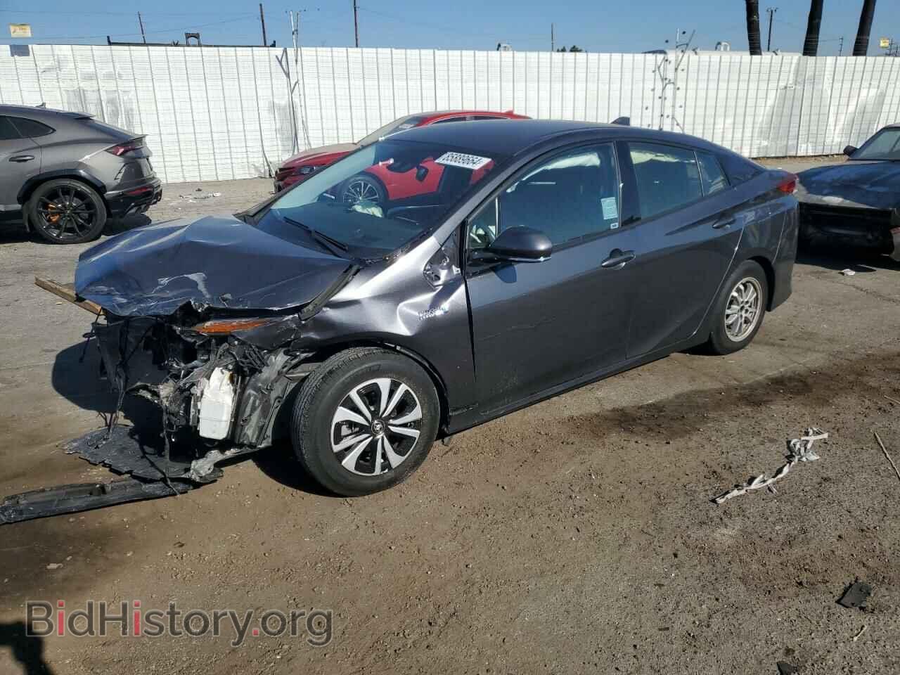 Фотография JTDKARFP1H3036384 - TOYOTA PRIUS 2017