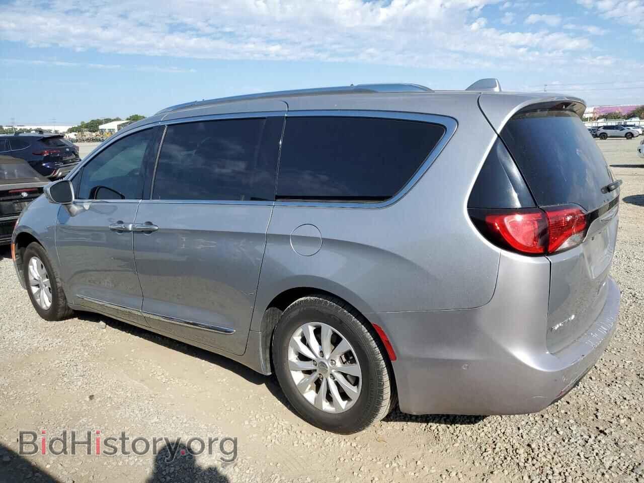 2018 CHRYSLER PACIFICA - VIN: 2C4RC1BG6JR263079 - Фото 2