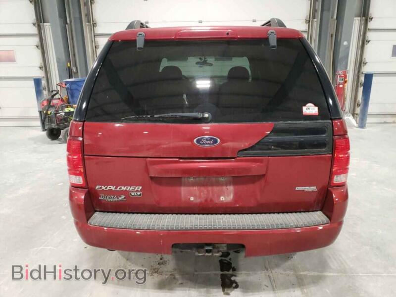 2005 Ford EXPLORER (VIN 1FMZU73E15UC04958) — фото 6 из 12
