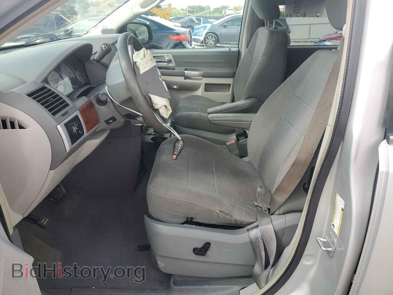 2008 CHRYSLER MINIVAN - VIN: 2A8HR54P18R827528 - Фото 7