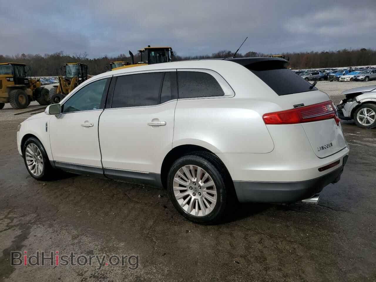 2011 LINCOLN MKT - VIN: 2LMHJ5FR3BBJ52522 - Фото 2