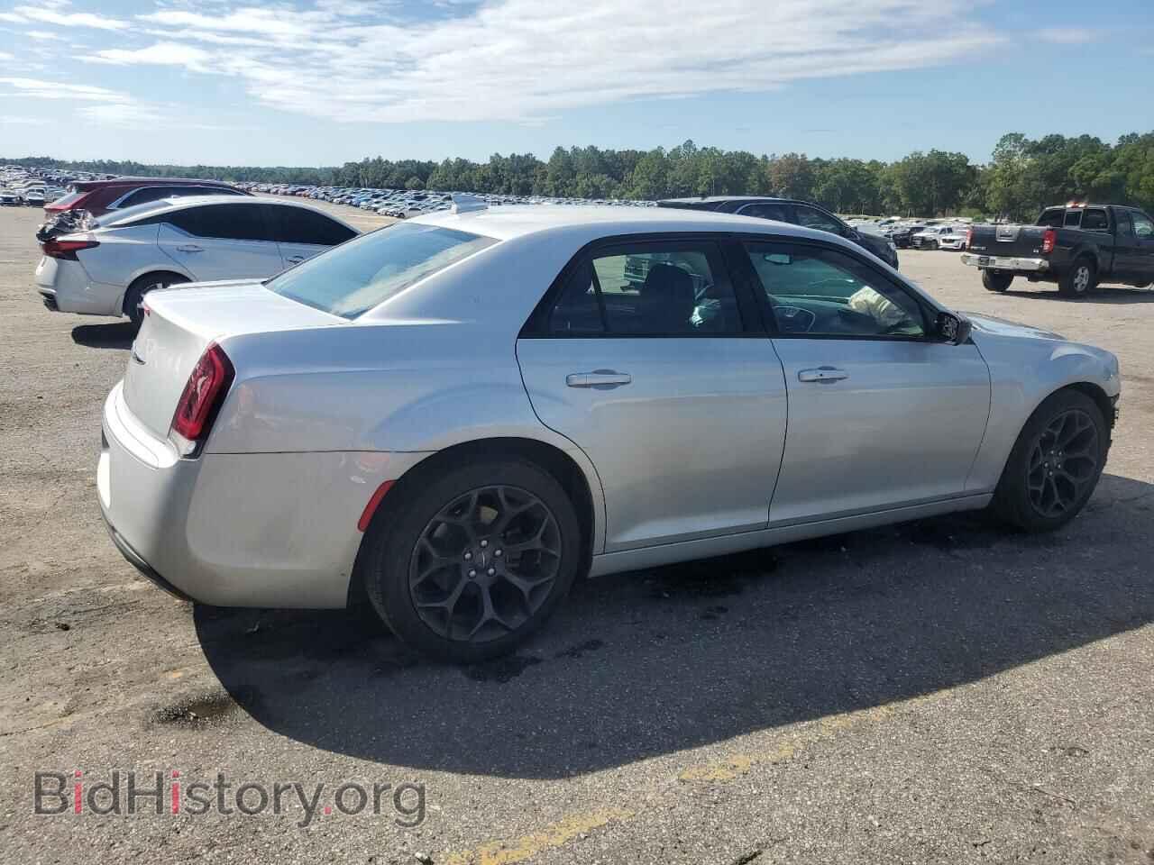 2019 CHRYSLER 300 - VIN: 2C3CCAAG7KH683128 - Фото 3